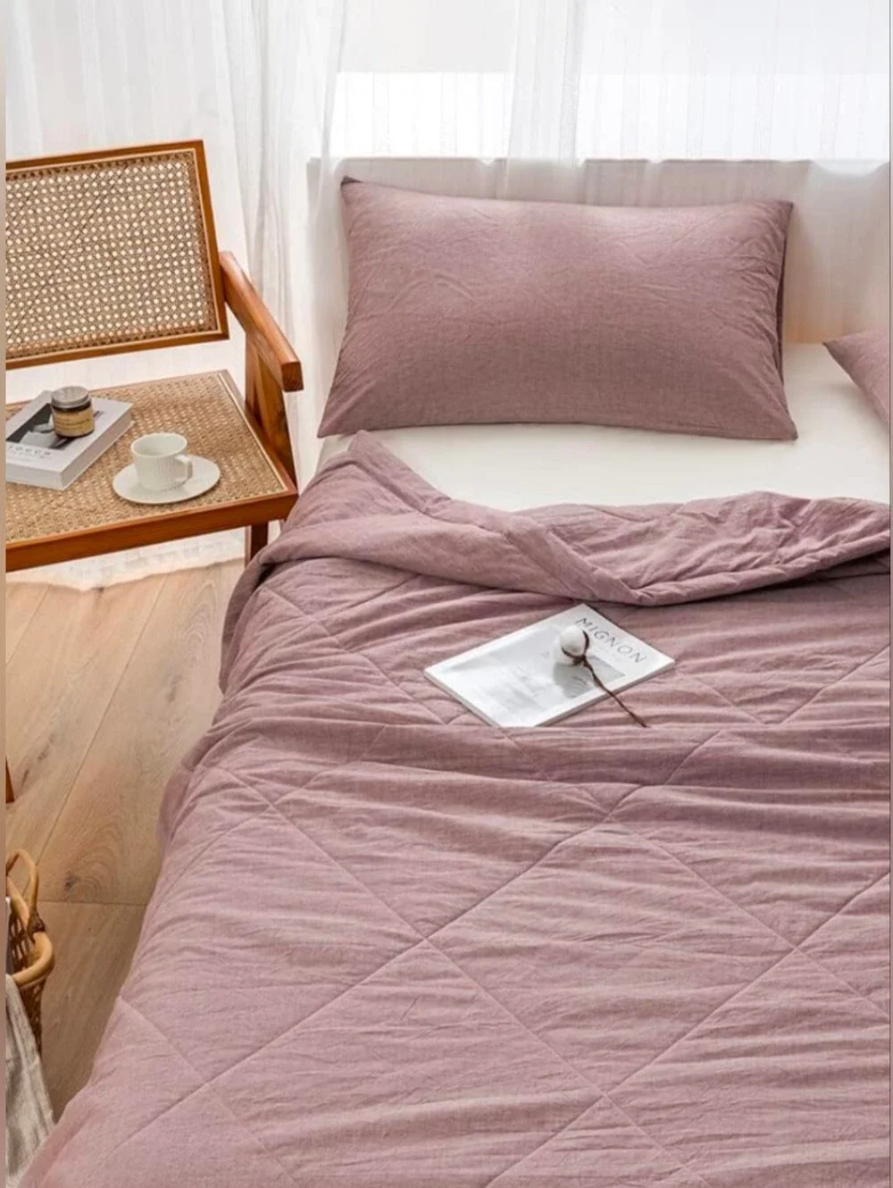 Queen Lightweight Quilted Comforter Brand New